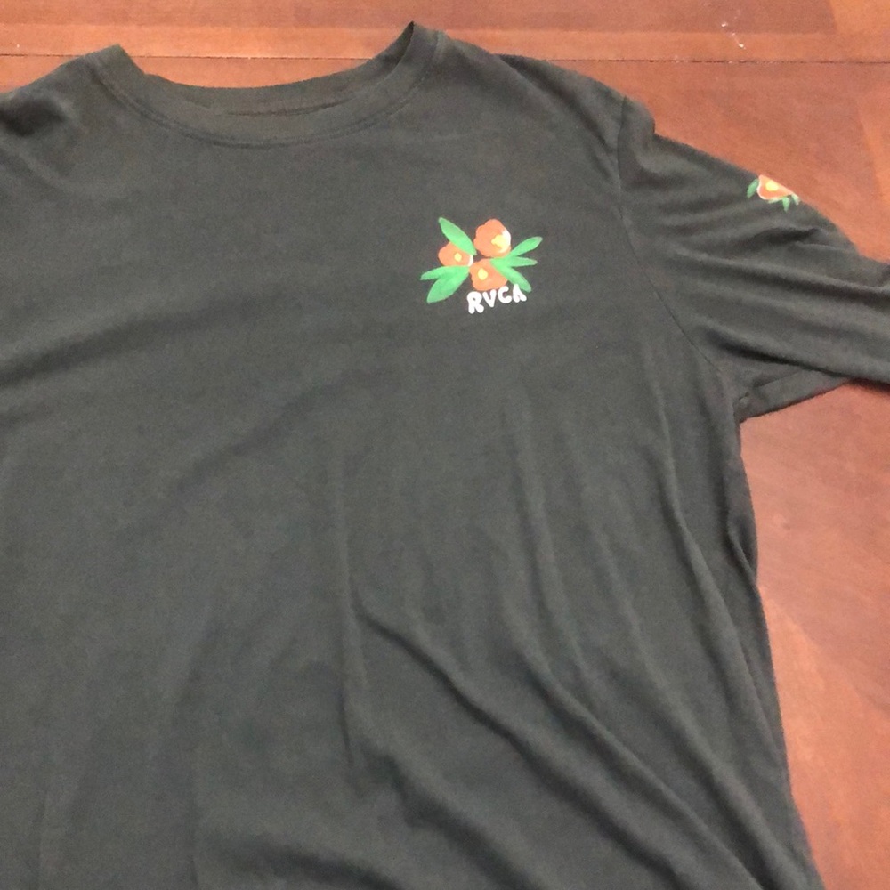 Men’s large RVCA long sleeve tee